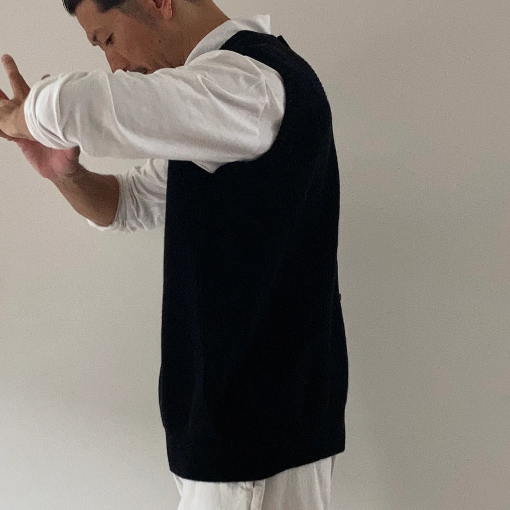 cleaveland<br> "The new world"<br> Re/vest Black