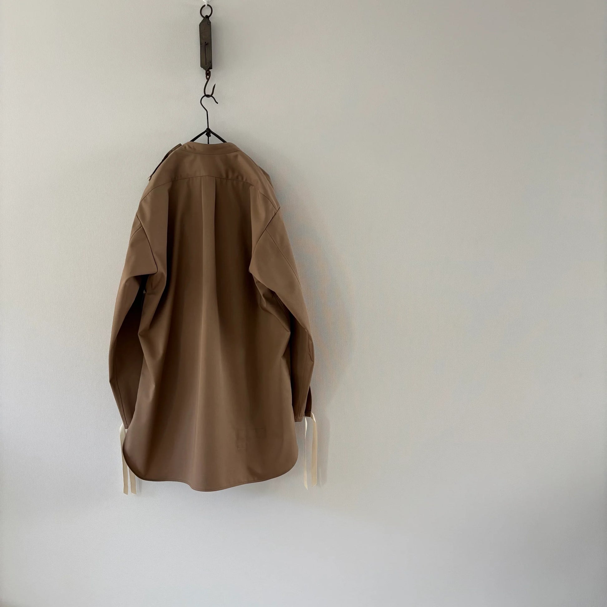 cleaveland×BELLA MOLNAR<br> : commander  <br>« Attristé par cela » MMTwill