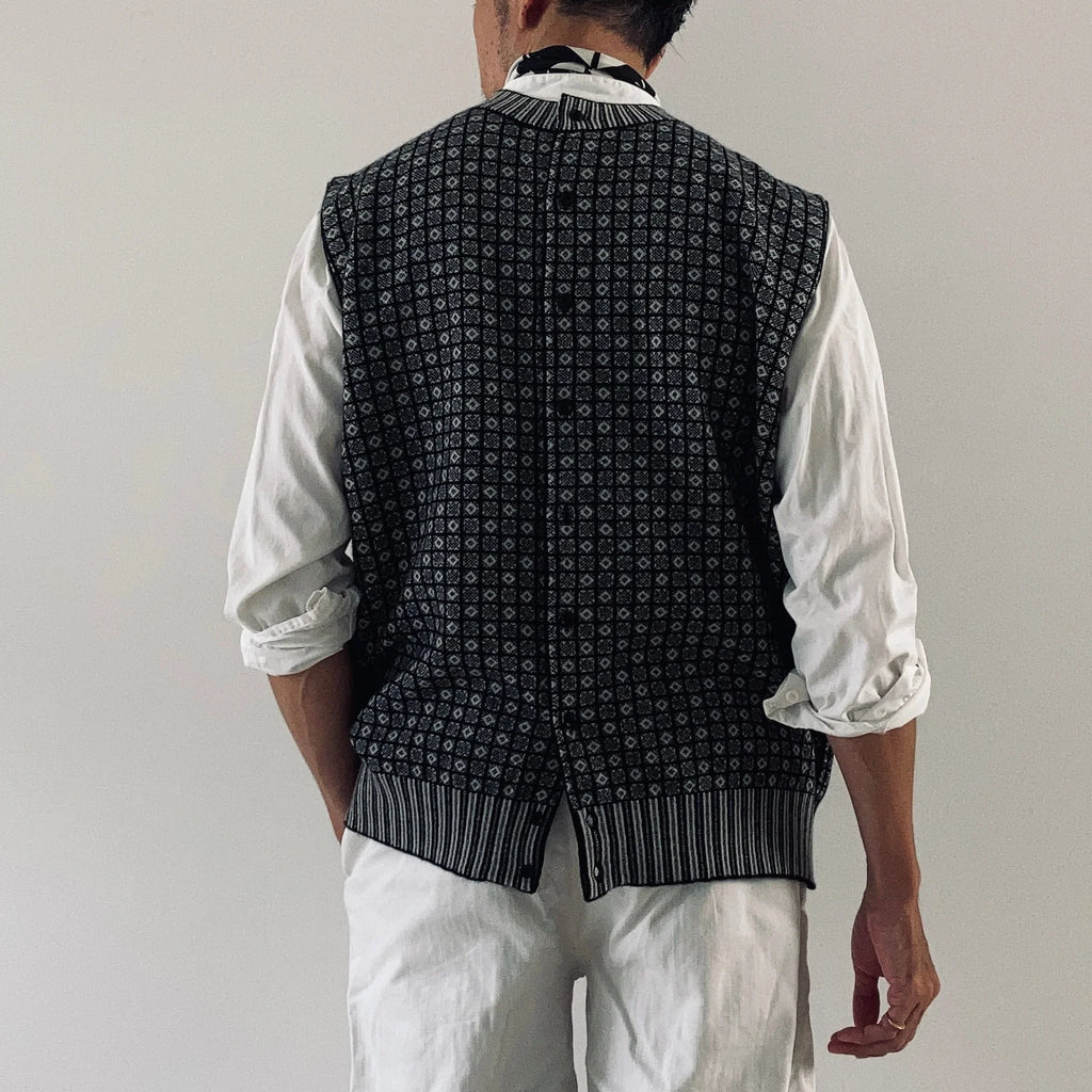 cleaveland<br> "Small town"<br> Re/vest Black mw