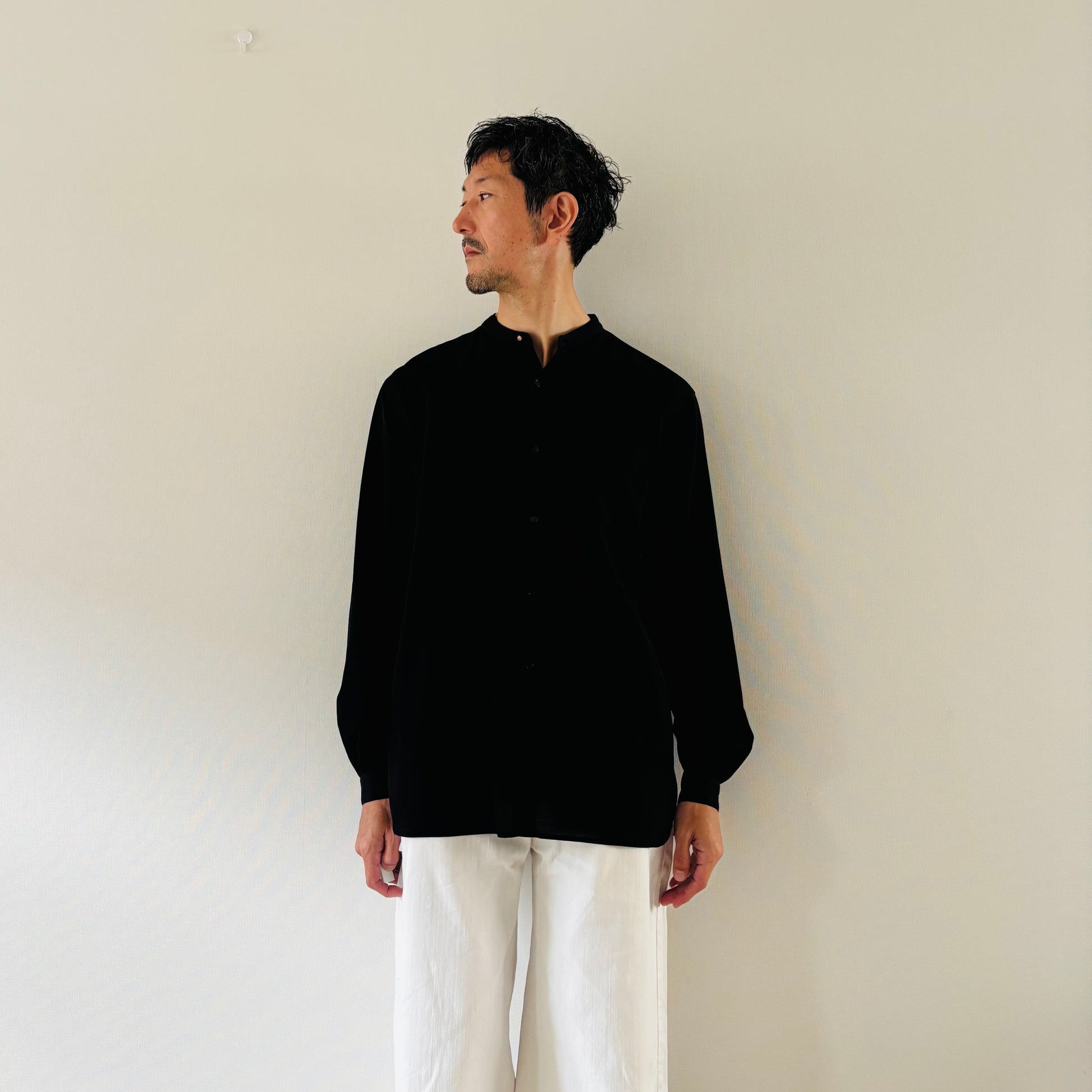 Cleaveland × Bella Molnar<br> commander<br> « Habille le tricheur » vwr