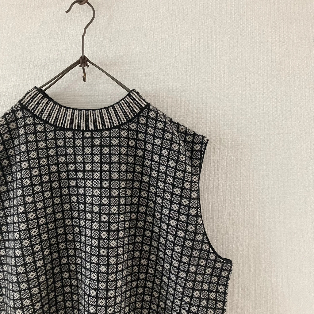 cleaveland<br> "Small town"<br> Re/vest Black mw