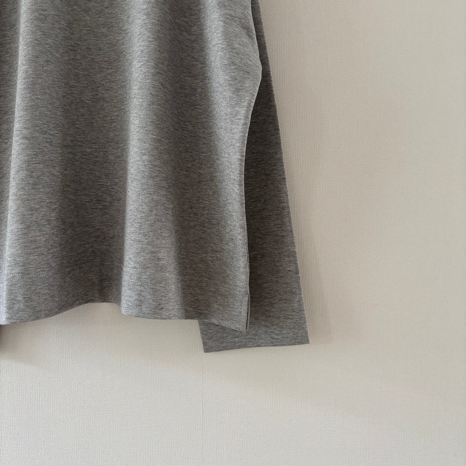 Cleaveland<br> "De partout"<br> Pull à manches longues gris clair