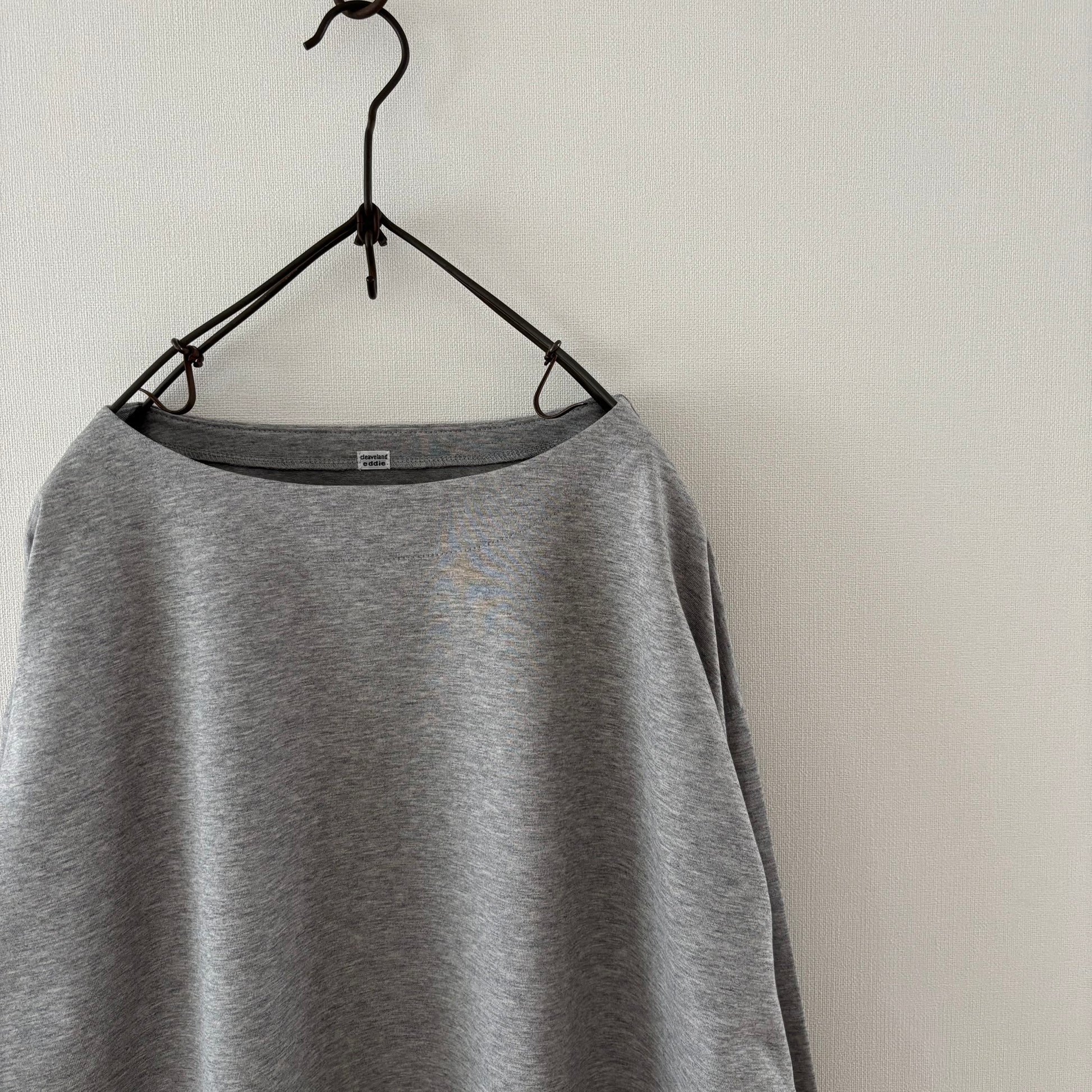 Cleaveland<br> "De partout"<br> Pull à manches longues gris clair