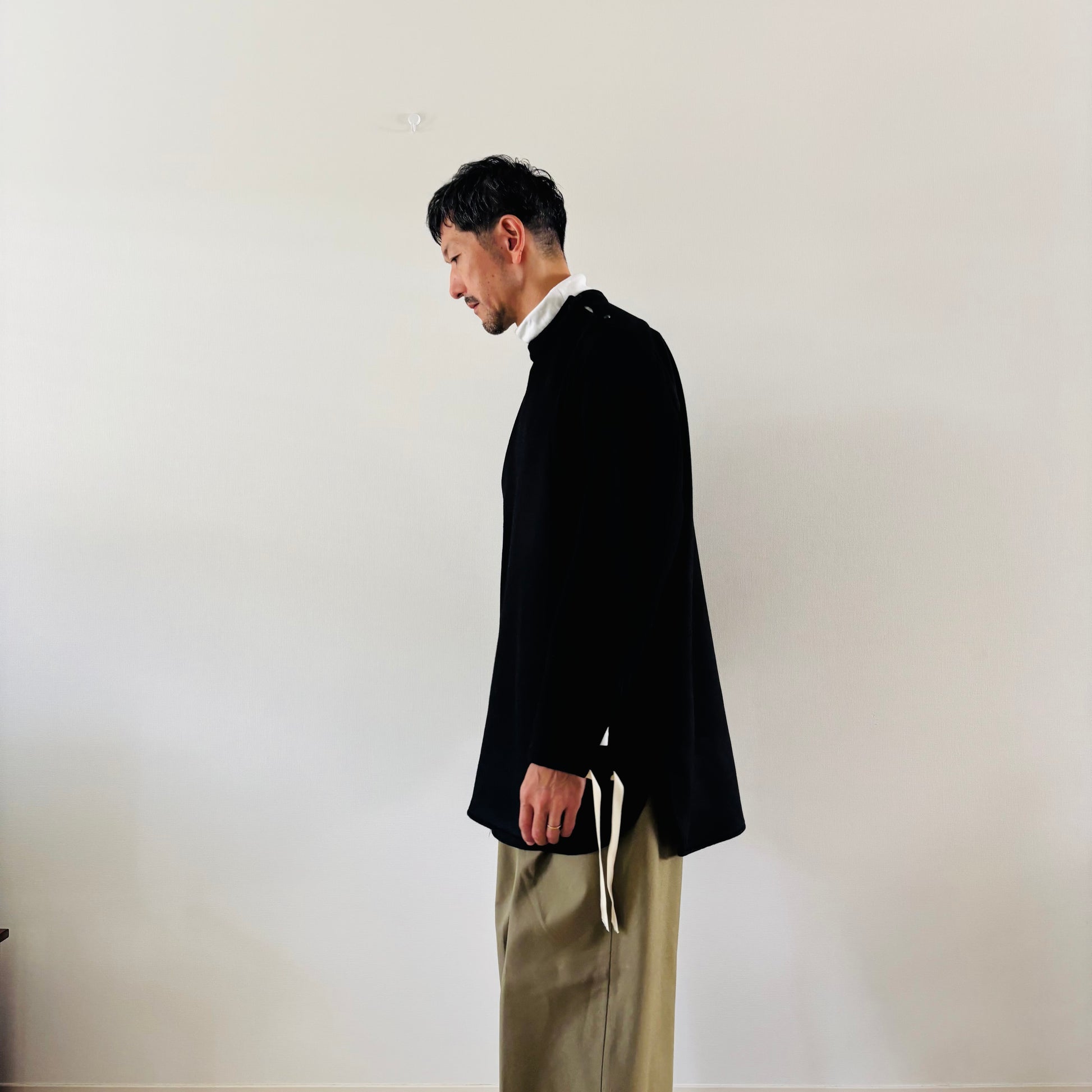 cleaveland×BELLA MOLNAR<br> : commander<br> "Affolé par ceci" r.carpet/c.blend