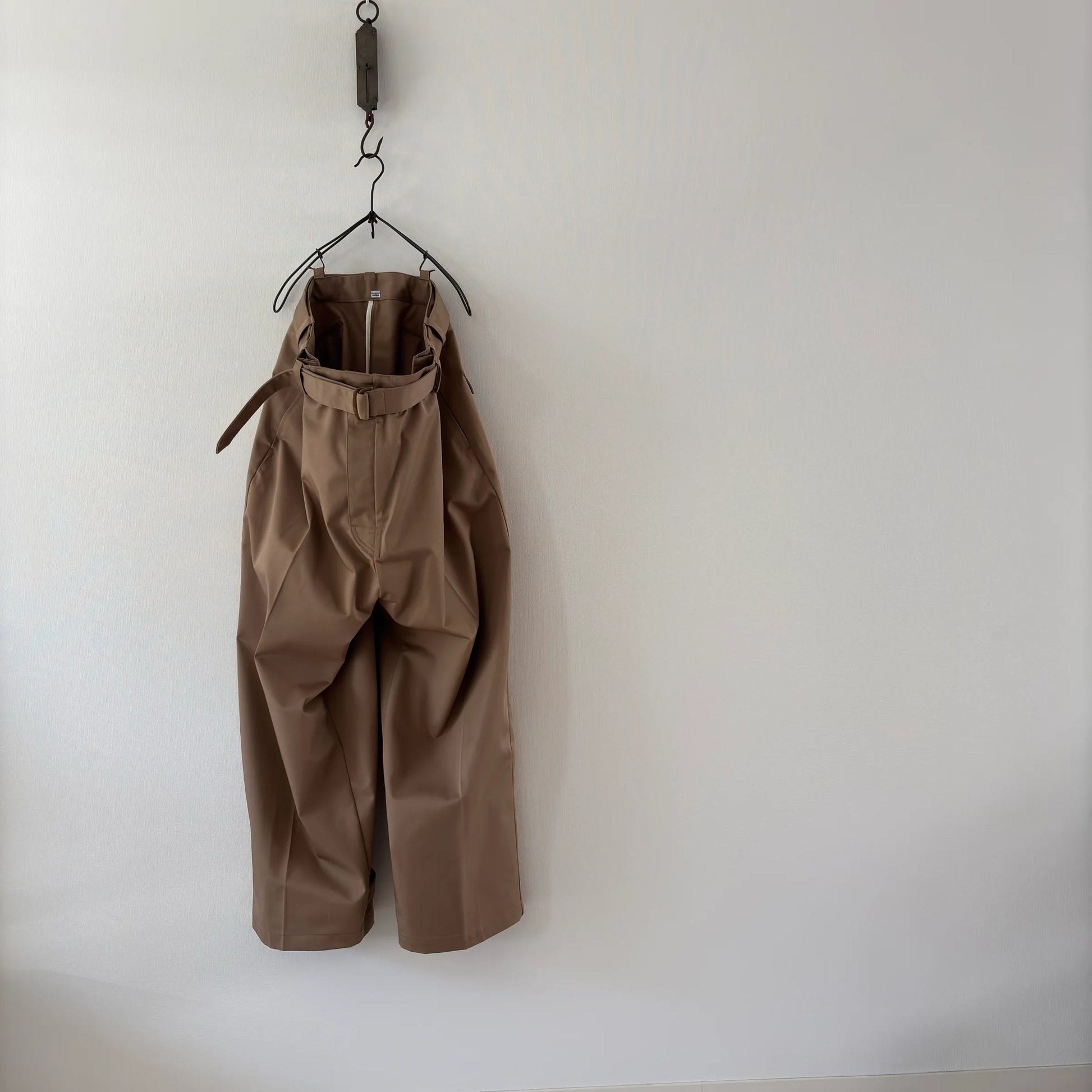 cleaveland×BELLA MOLNAR<br> : to order<br> “Go back tomorrow“25 MMTwill