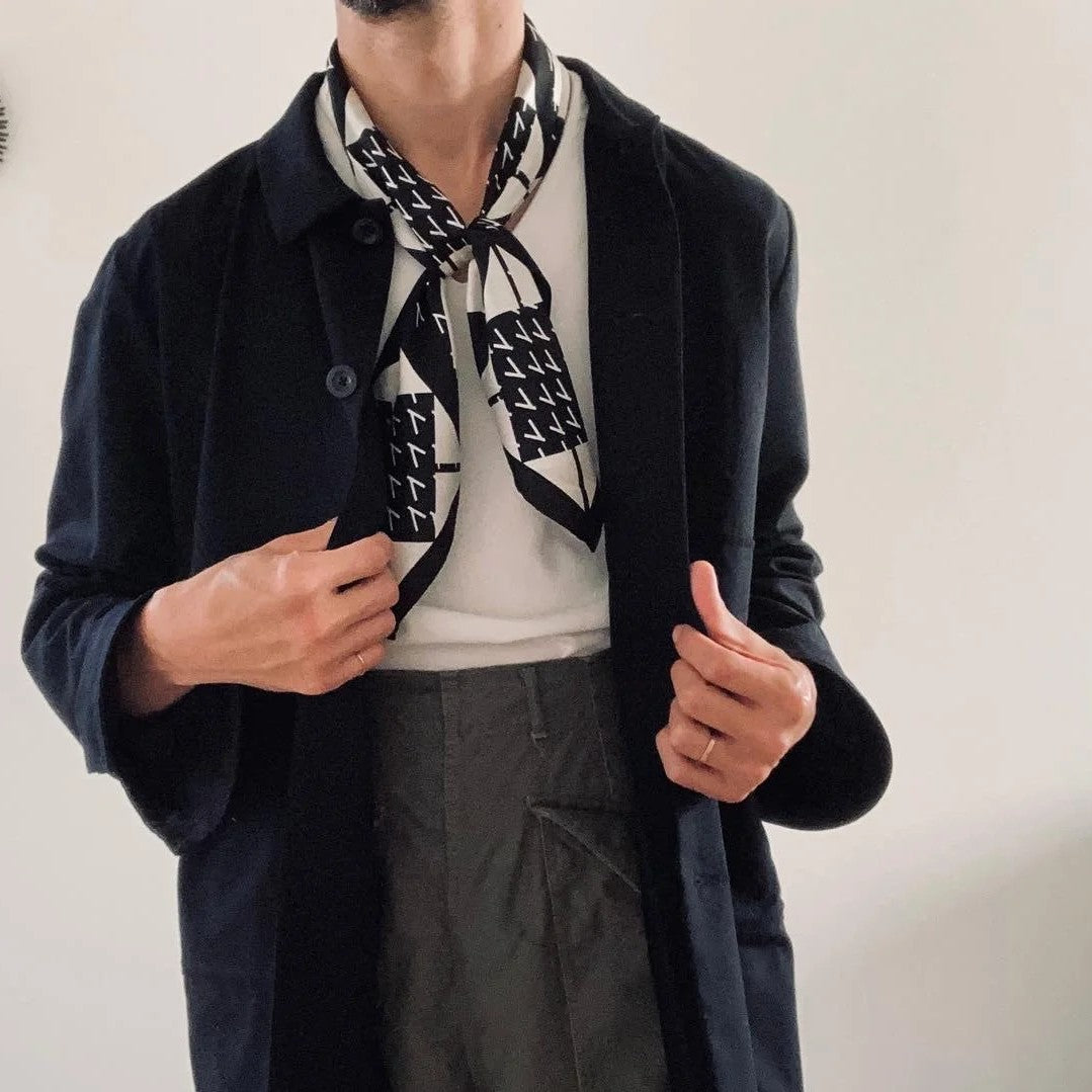 cleaveland×BELLA MOLNAR  <br>Écharpe « 13 roses »