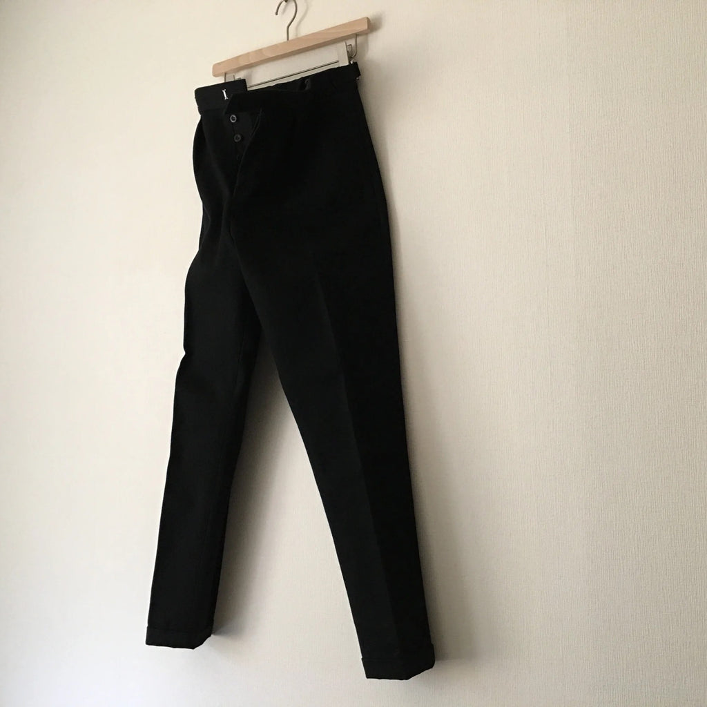 cleaveland×BELLA MOLNAR<br> : commander<br> « Cric à goulot d'étranglement » 50d