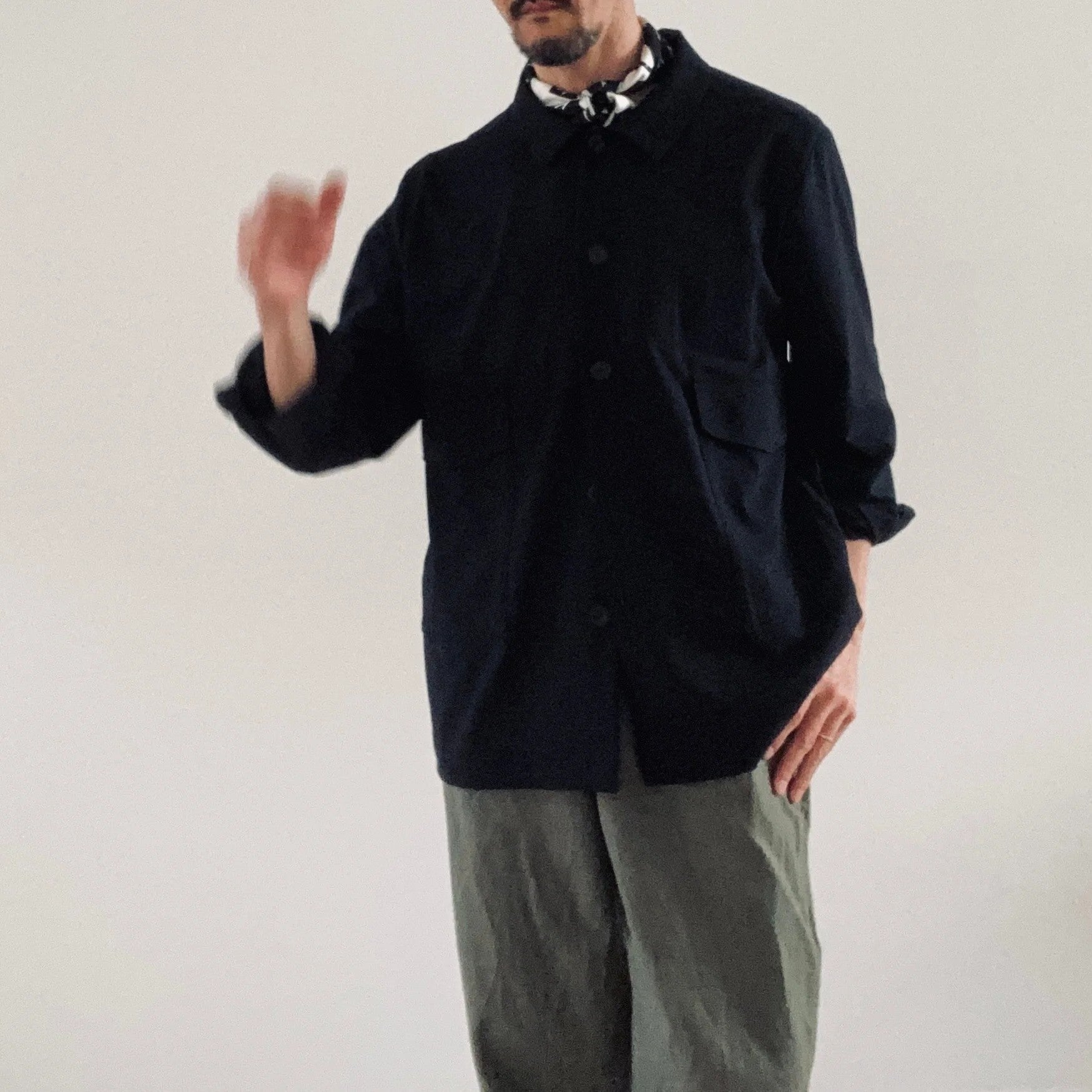 cleaveland×BELLA MOLNAR  <br>Écharpe « 13 roses »