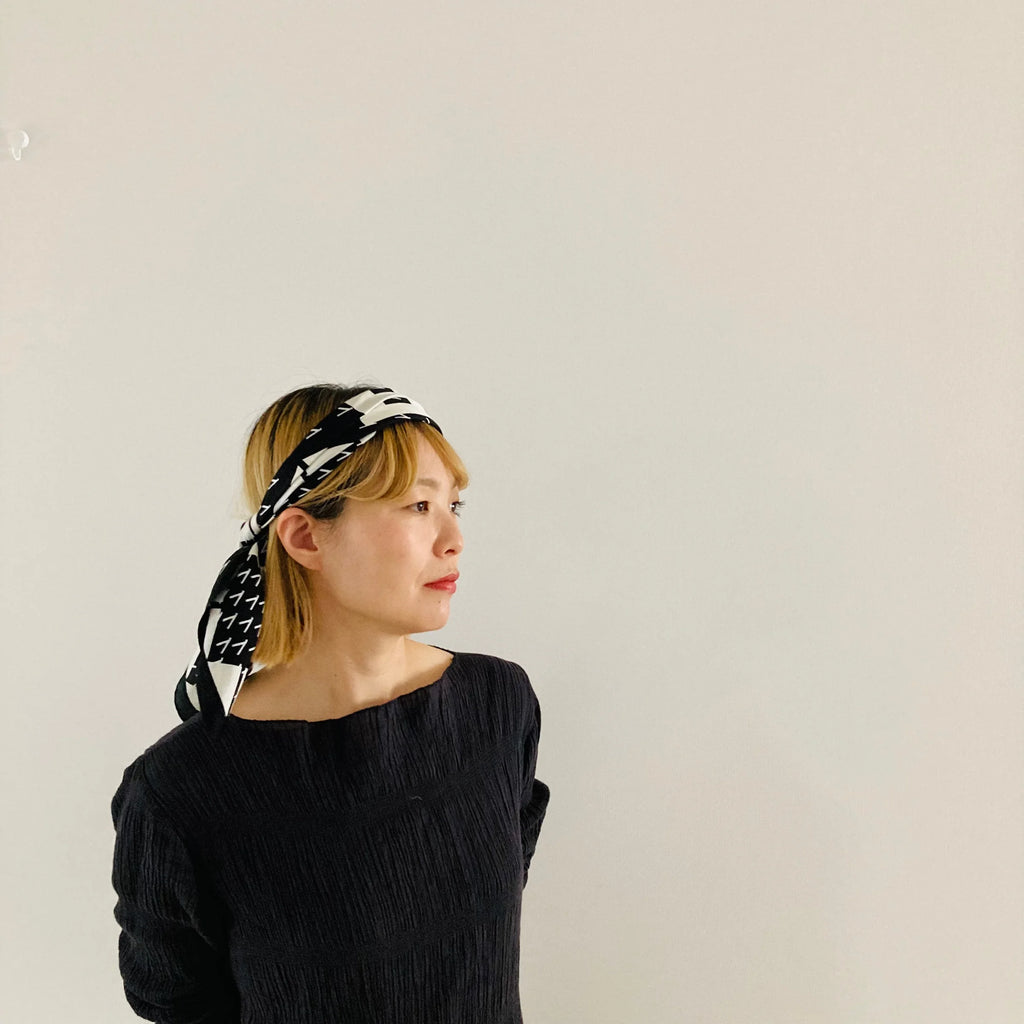 cleaveland×BELLA MOLNAR  <br>Écharpe « 13 roses »