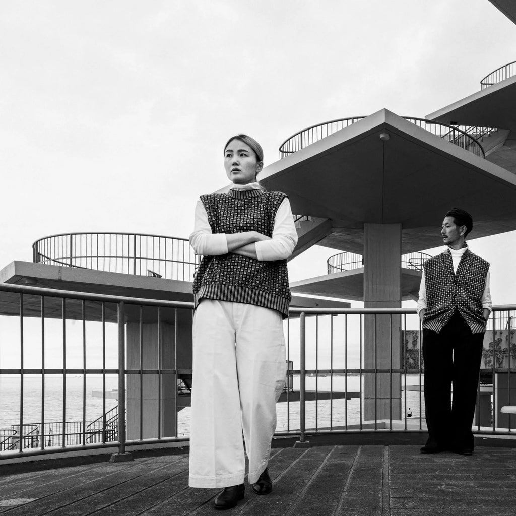 cleaveland<br> "Small town"<br> Re/vest Black mw