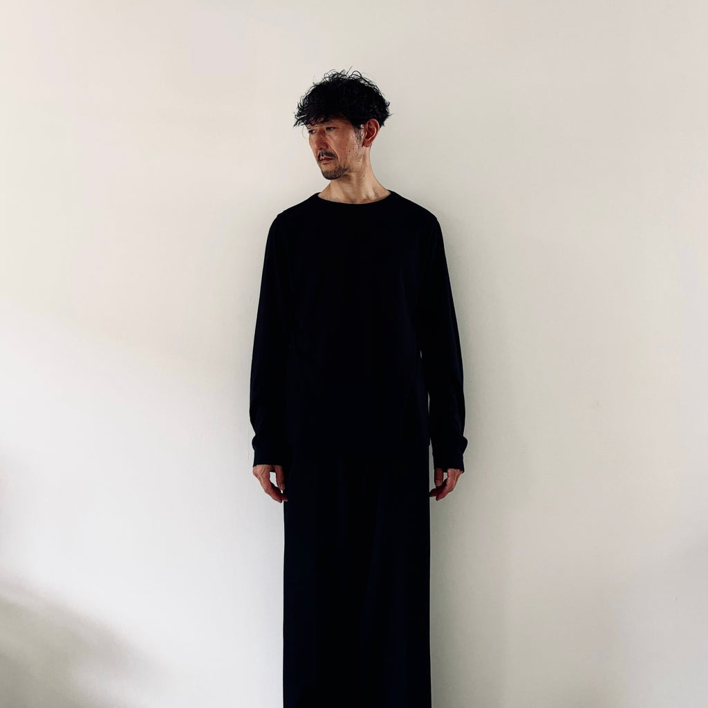 cleaveland  <br>"Out of everywhere"<br> C/pullover long sleeve Silk Knit Black