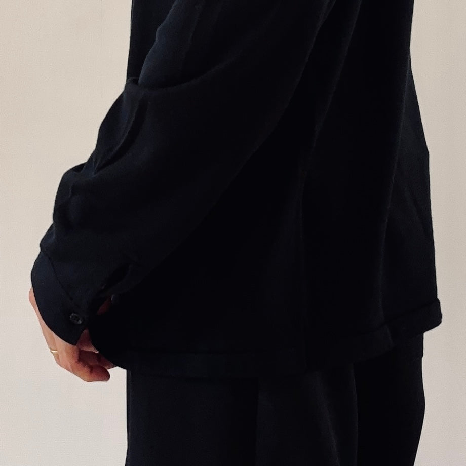 cleaveland  <br>"Out of everywhere"<br> C/pullover long sleeve Silk Knit Black