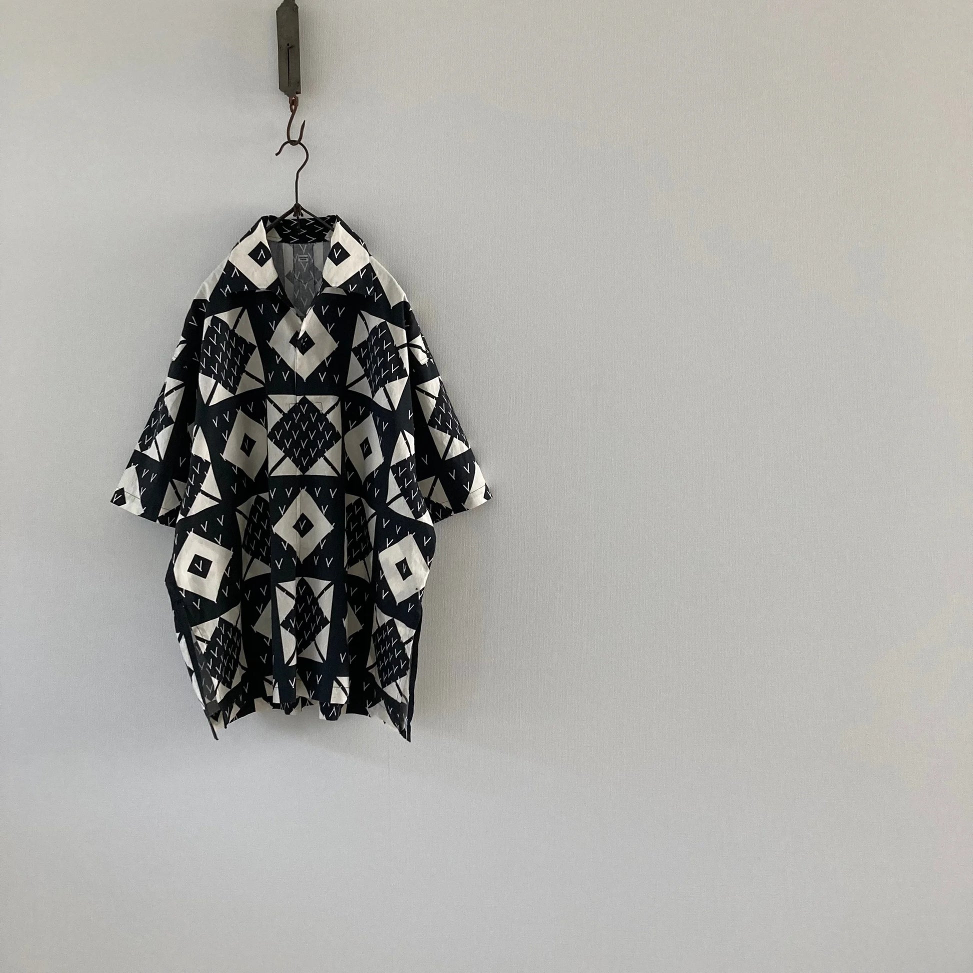 cleaveland×BELLA MOLNAR<br> : commander<br> « Chemisier de tante » 13 roses