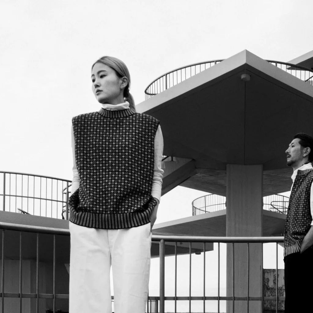 cleaveland<br> "Small town"<br> Re/vest Black mw