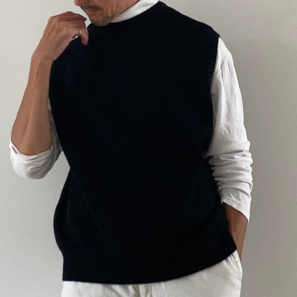 cleaveland<br> "The new world"<br> Re/vest Black