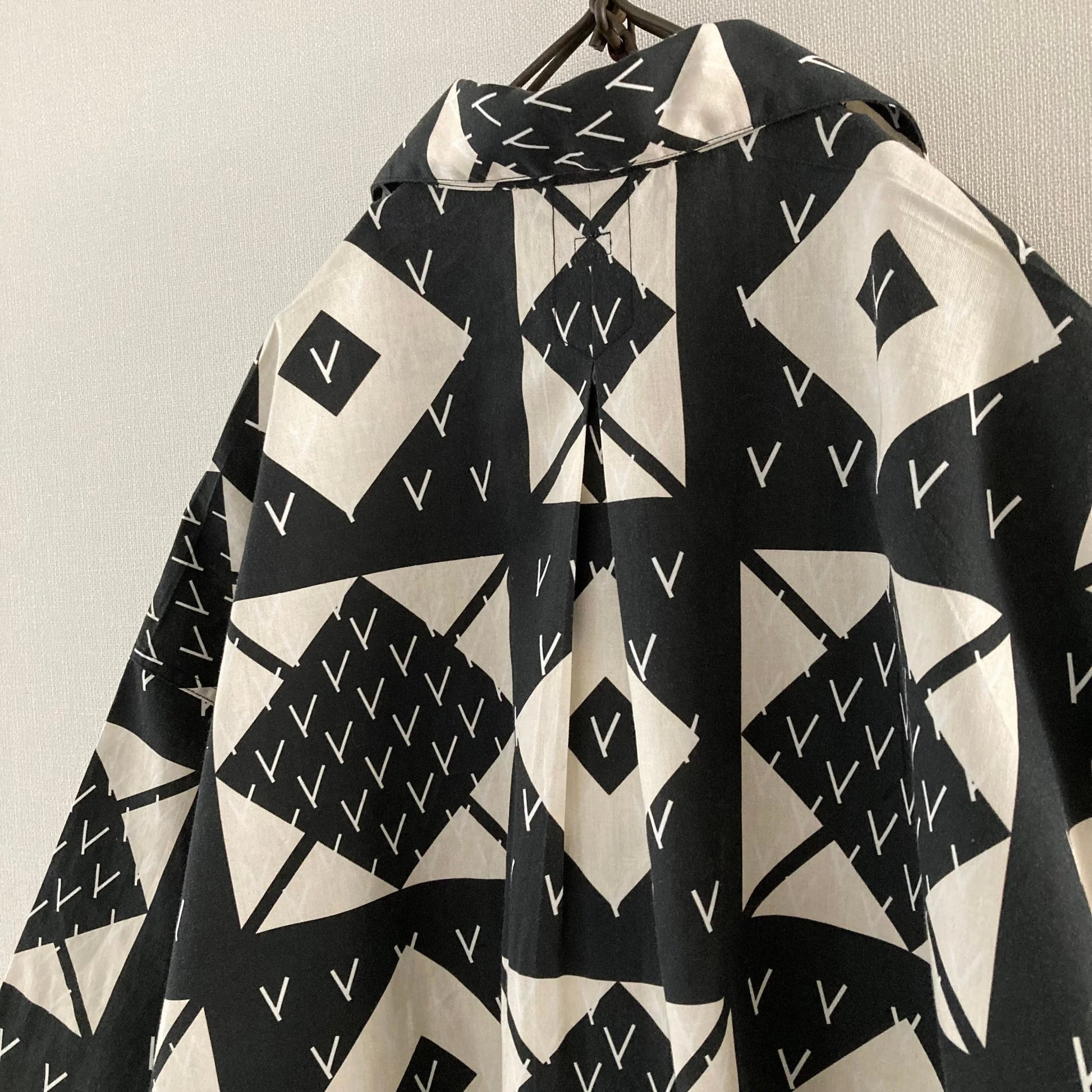 cleaveland×BELLA MOLNAR<br> : commander<br> « Chemisier de tante » 13 roses