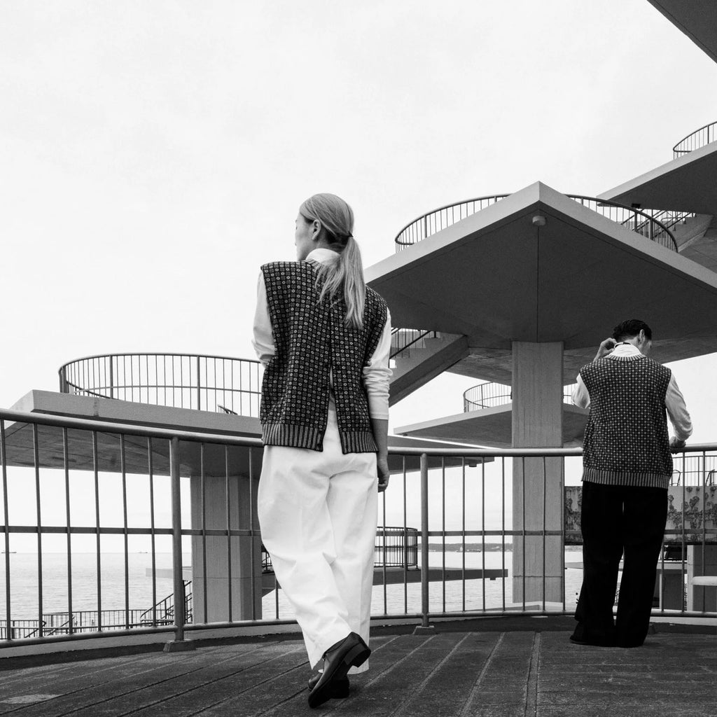 cleaveland<br> "Small town"<br> Re/vest Black mw