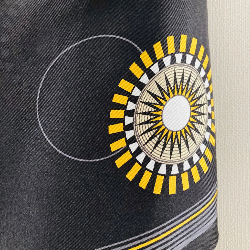 cleaveland×BELLA MOLNAR<br> “Tsugomori ~New Year~” scarf