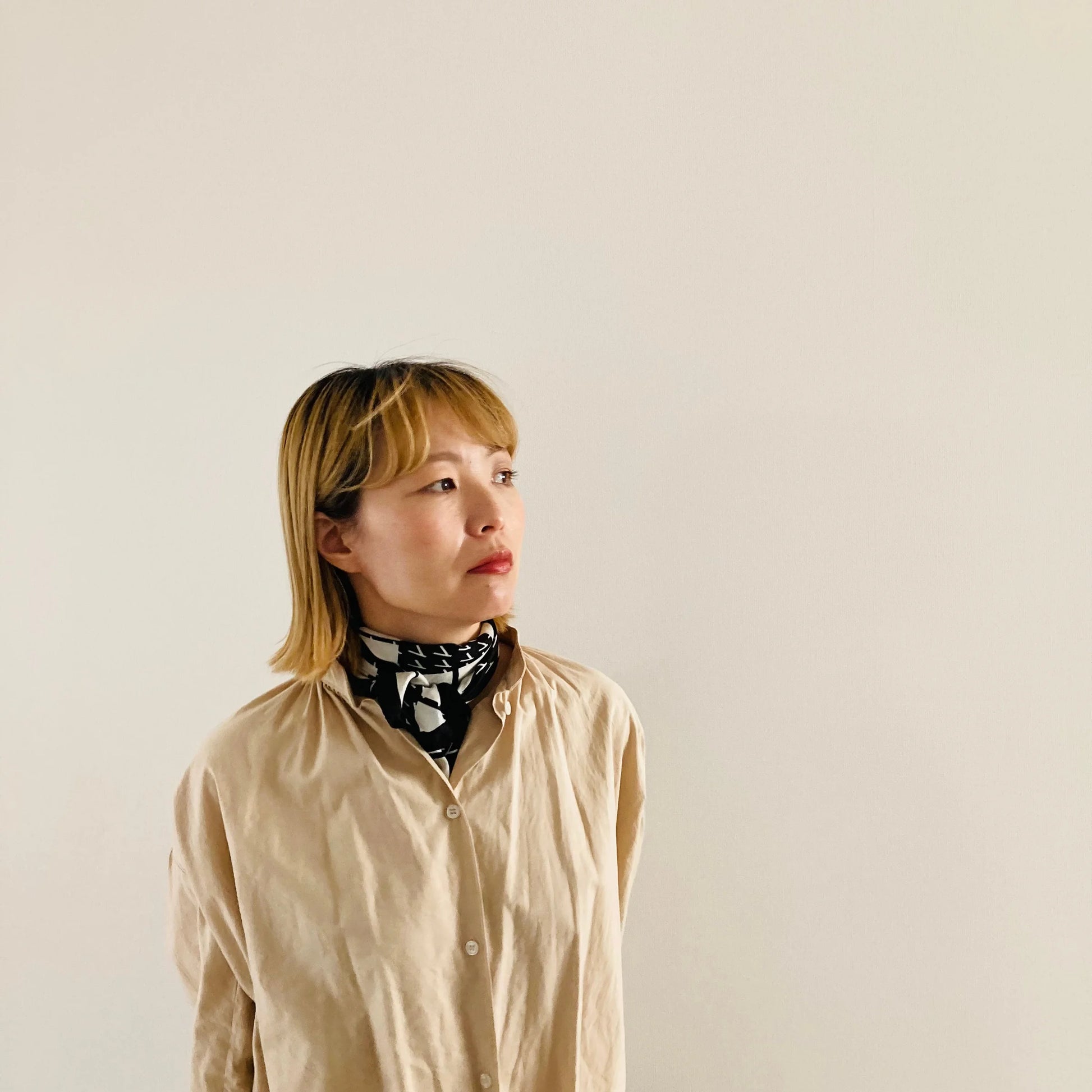 cleaveland×BELLA MOLNAR  <br>Écharpe « 13 roses »