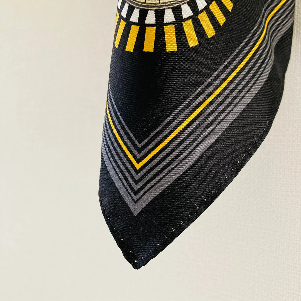 cleaveland×BELLA MOLNAR<br> “Tsugomori ~New Year~” scarf