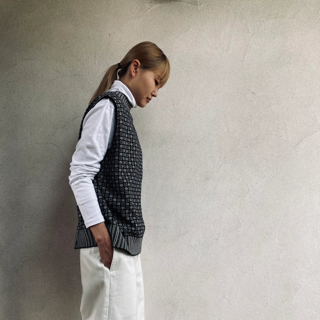 cleaveland<br> "Small town"<br> Re/vest Black mw