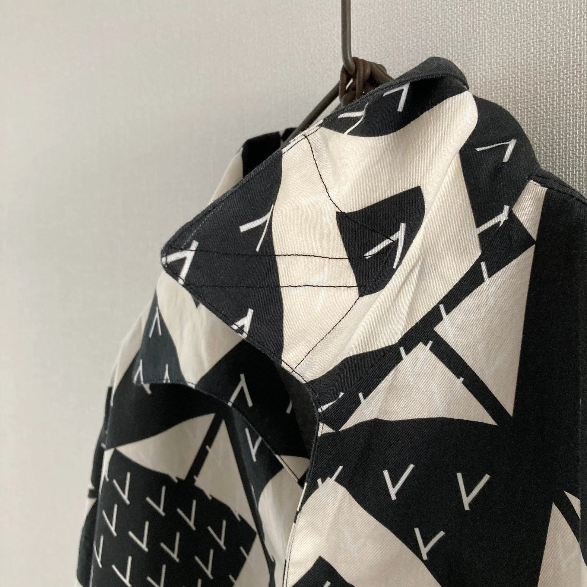 cleaveland×BELLA MOLNAR<br> : commander<br> « Chemisier de tante » 13 roses