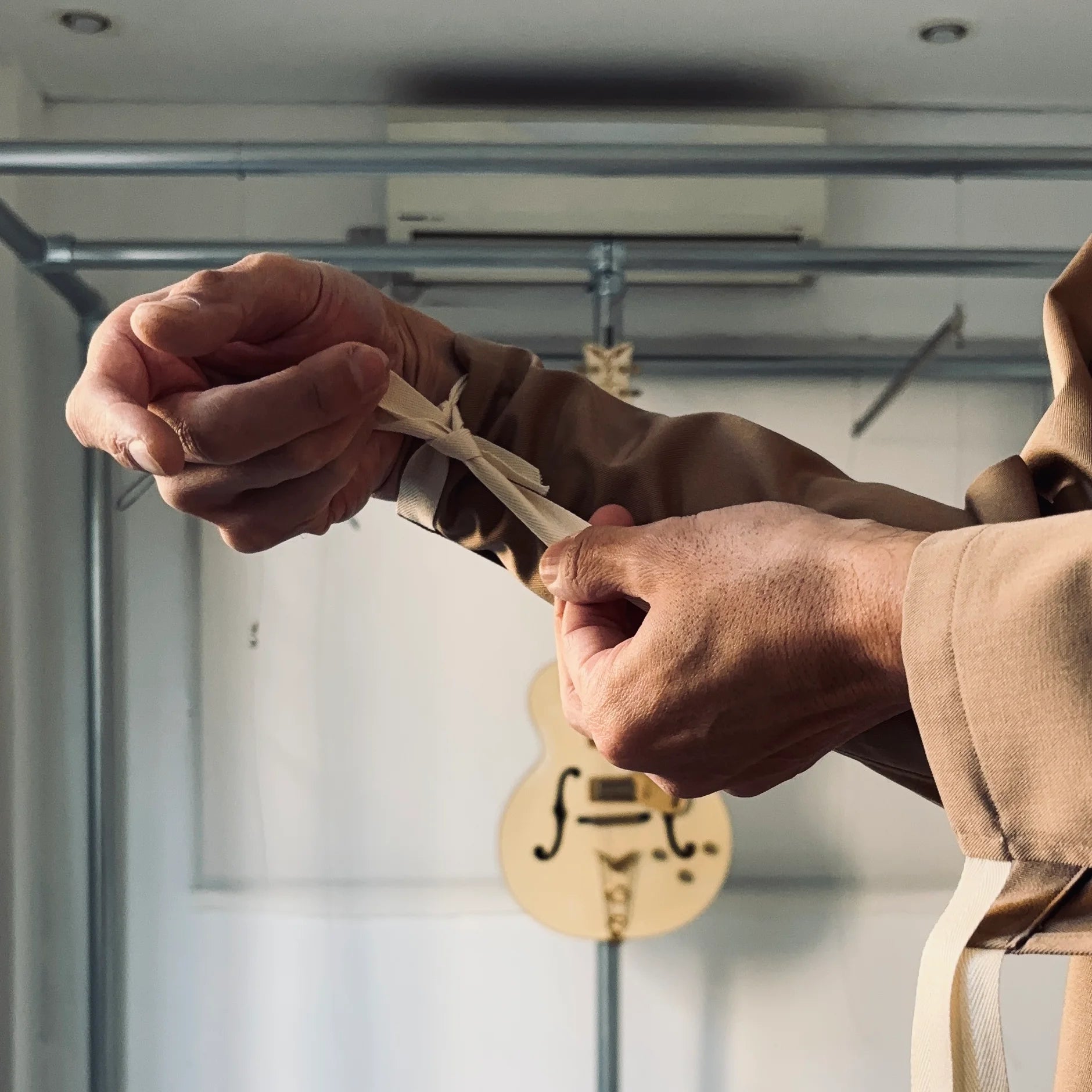 cleaveland×BELLA MOLNAR<br> : commander  <br>« Attristé par cela » MMTwill