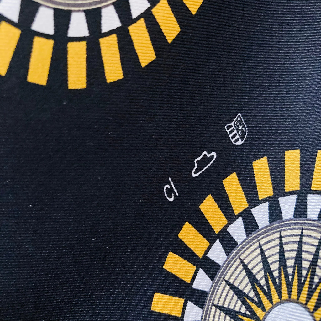 cleaveland×BELLA MOLNAR<br> “Tsugomori ~New Year~” scarf