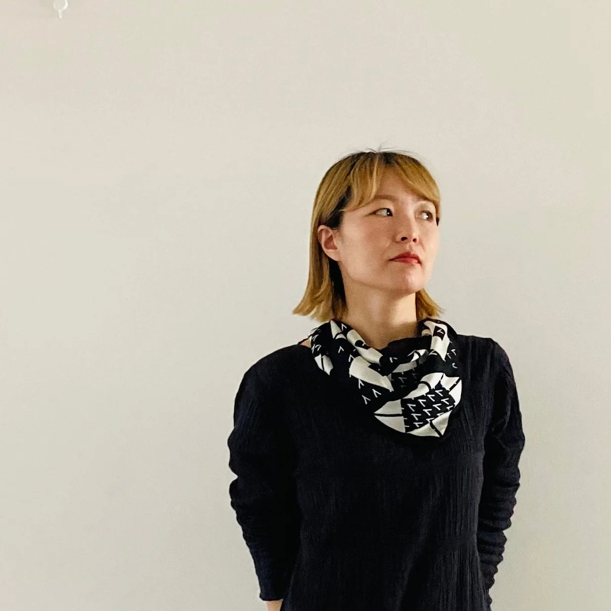 cleaveland×BELLA MOLNAR  <br>Écharpe « 13 roses »