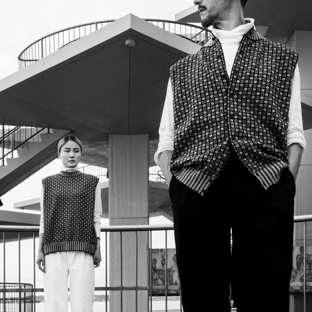 cleaveland<br> "Small town"<br> Re/vest Black mw